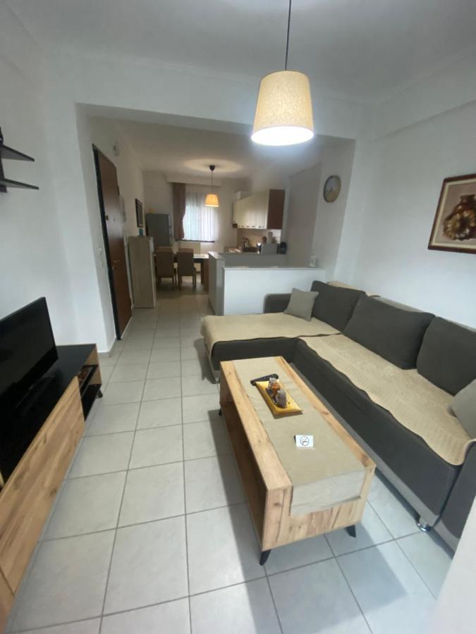 Lovely 2-Bedroom Appartement With Free Parking Agía Triás Exterior foto