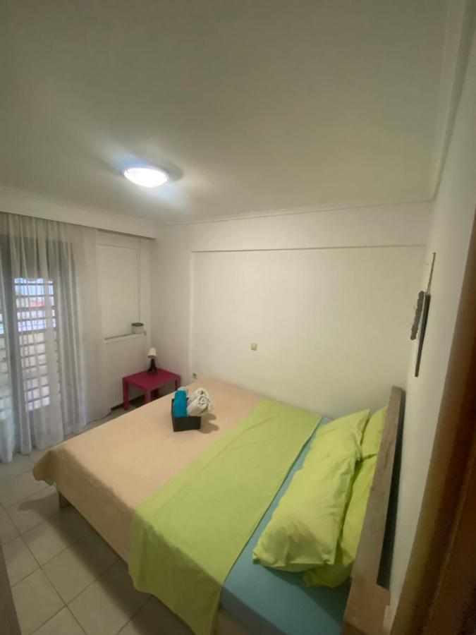 Lovely 2-Bedroom Appartement With Free Parking Agía Triás Exterior foto