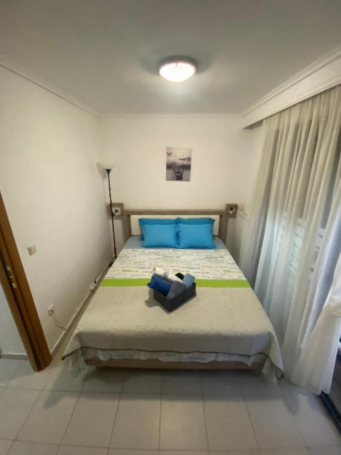 Lovely 2-Bedroom Appartement With Free Parking Agía Triás Exterior foto